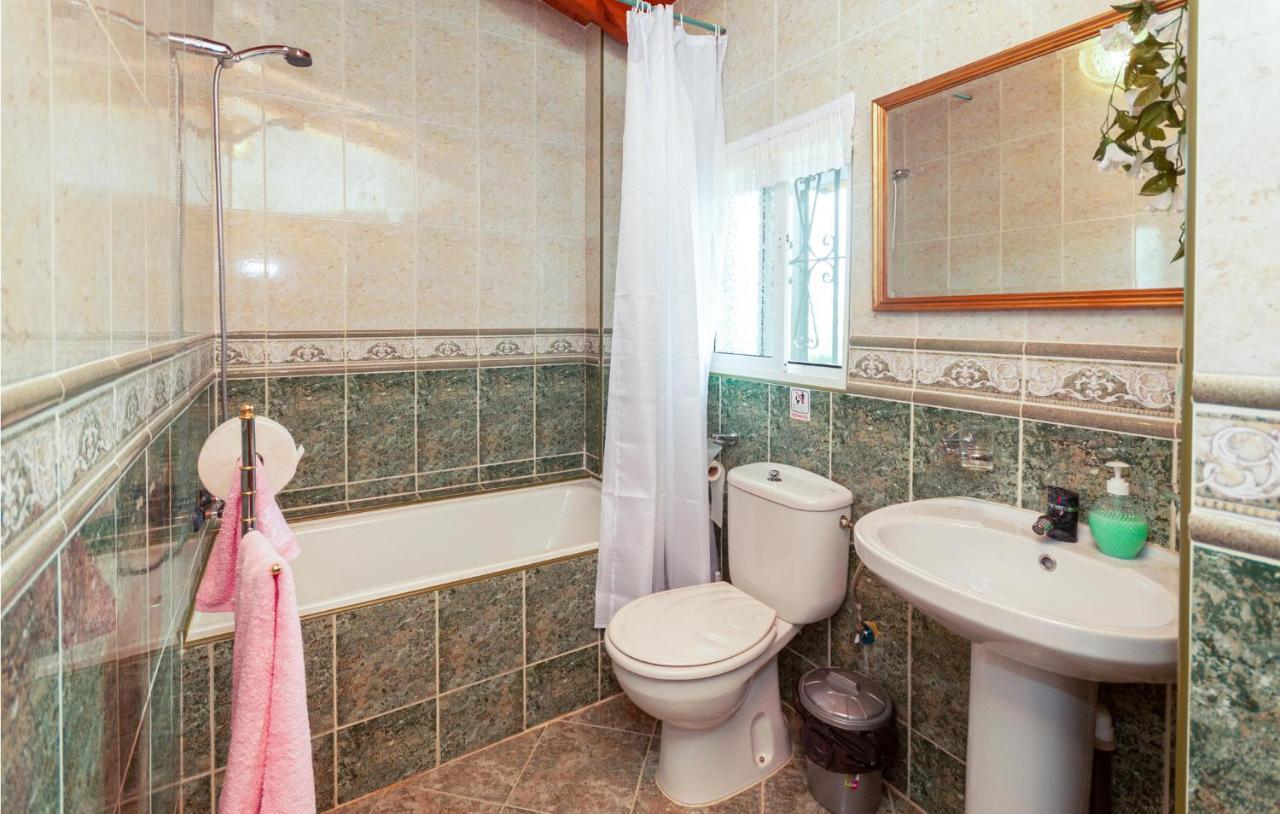 Awesome Home In Antequera With Wifi Zewnętrze zdjęcie