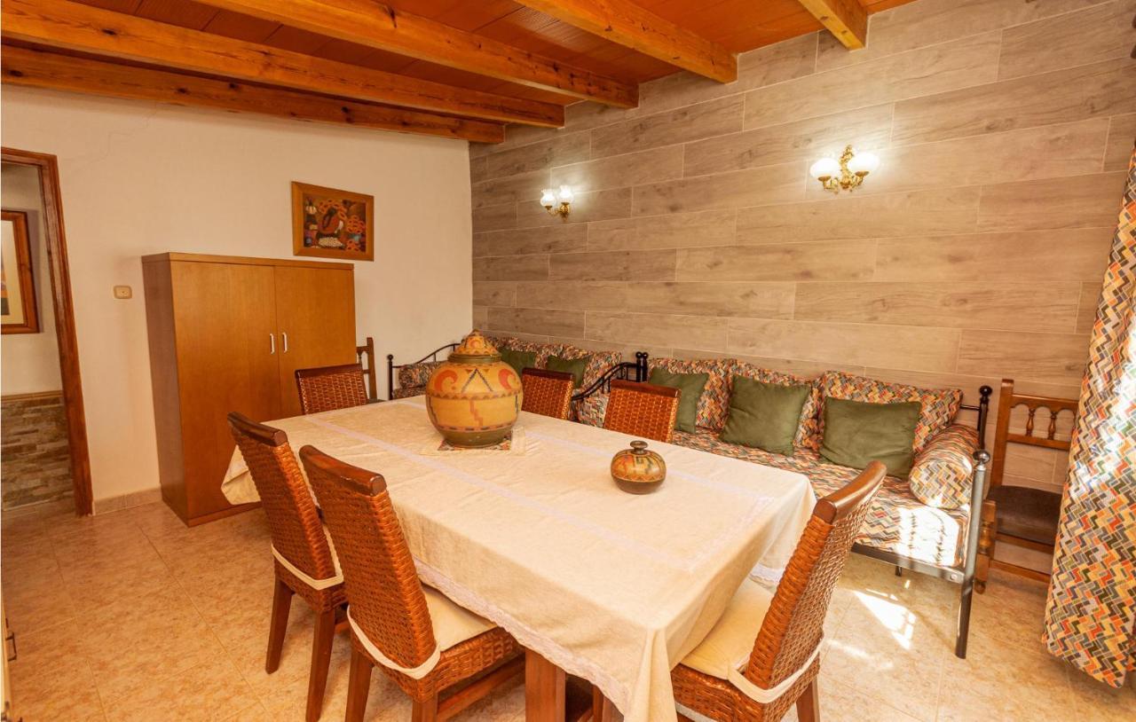 Awesome Home In Antequera With Wifi Zewnętrze zdjęcie
